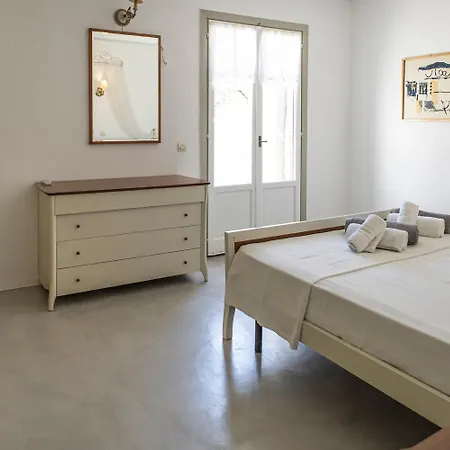 Elysium Paros Chrisi Akti (Paros)