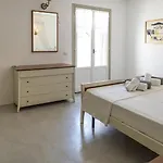 Elysium Paros Chrisi Akti (Paros)
