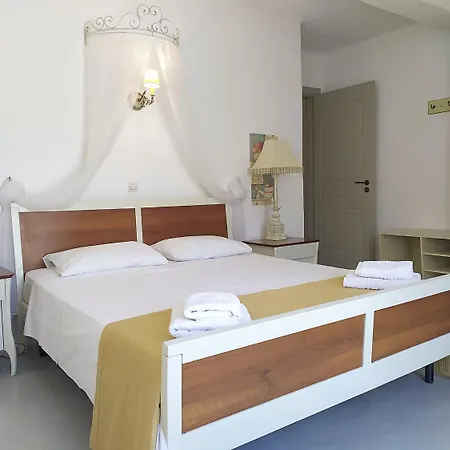 Elysium Paros Chrisi Akti (Paros)